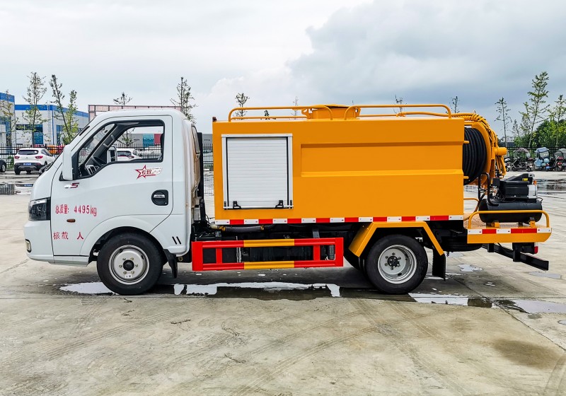 Dongfeng Touyi Wash Truck - Wheelbase 2800 - Volume 3 square meters