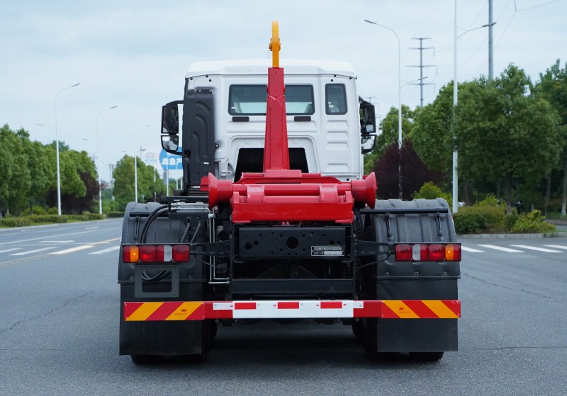 Shanteka Shanteka Hook-arm Garbage Truck-Front Four Rear Eight-30 tons