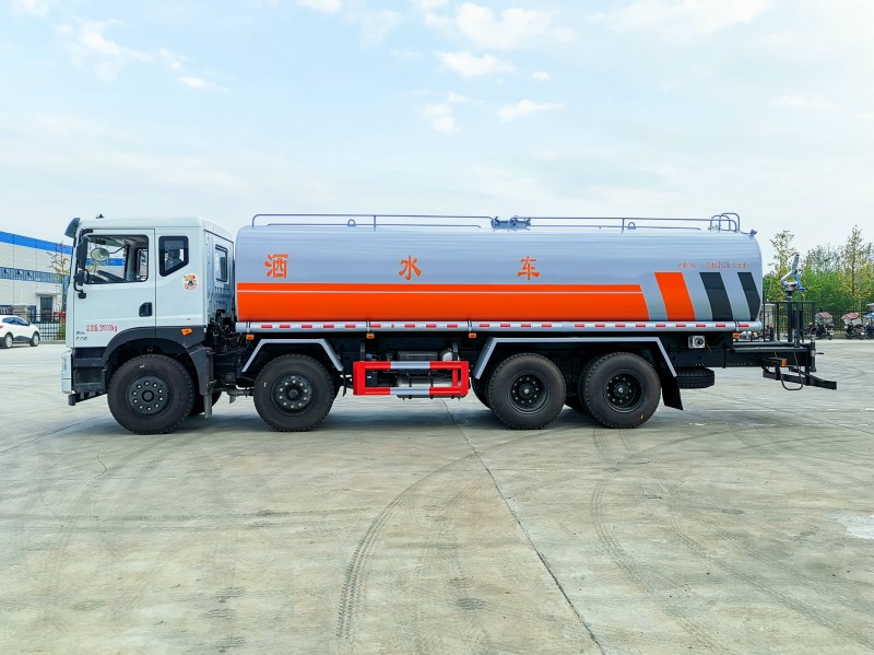 Dongfeng T5 sprinkler truck - front four rear eight - volume 25 square meters