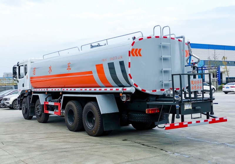 Dongfeng T5 sprinkler truck - front four rear eight - volume 25 square meters