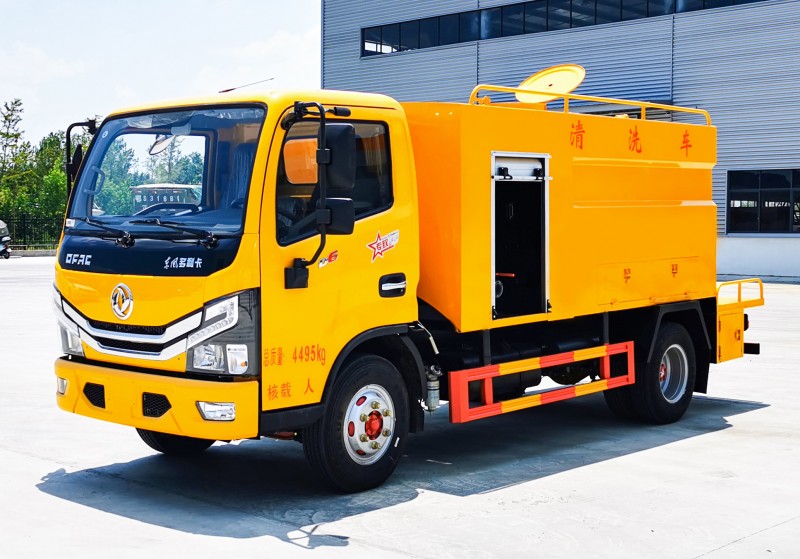 Dongfeng D6 Wash Truck-Wheelbase 3308-Volume 5 square meters