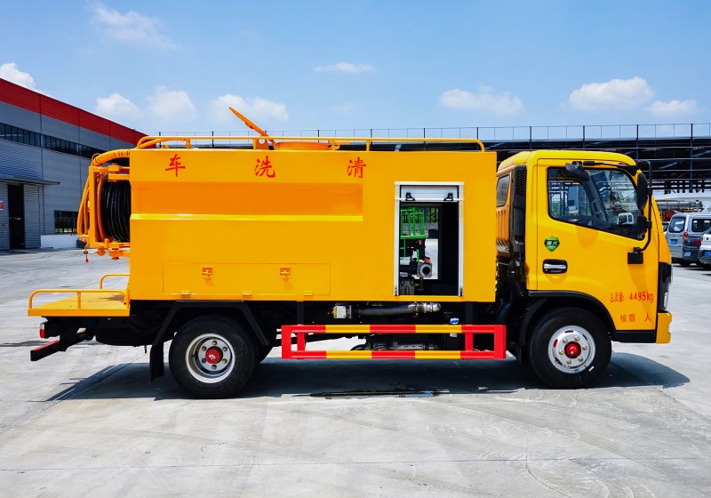 Dongfeng D6 Wash Truck-Wheelbase 3308-Volume 5 square meters