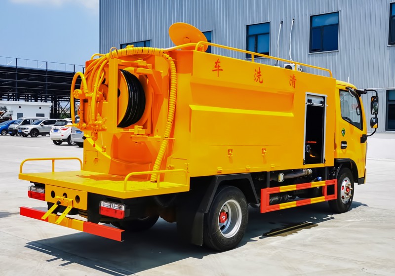 Dongfeng D6 Wash Truck-Wheelbase 3308-Volume 5 square meters