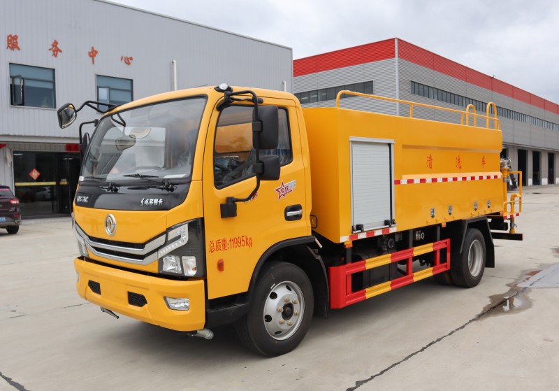 Dongfeng D7 Wash Truck-Wheelbase 3800-Volume 8.5 square meters