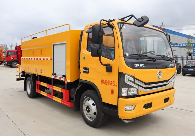 Dongfeng D7 Wash Truck-Wheelbase 3800-Volume 8.5 square meters