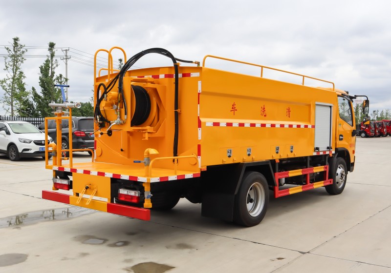 Dongfeng D7 Wash Truck-Wheelbase 3800-Volume 8.5 square meters