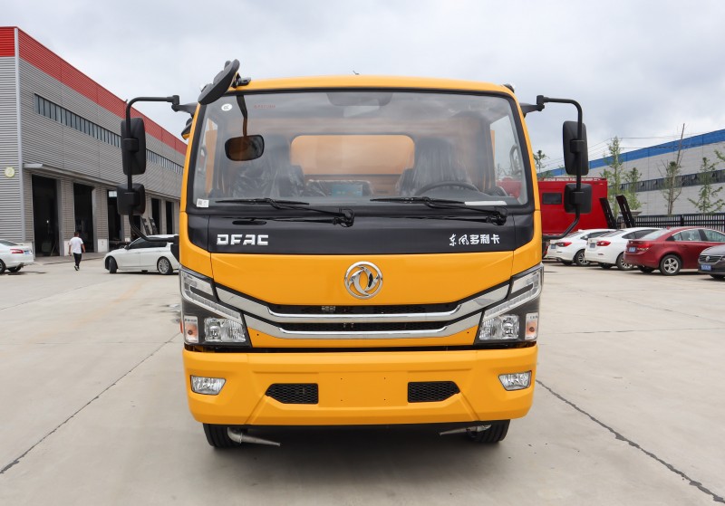 Dongfeng D7 Wash Truck-Wheelbase 3800-Volume 8.5 square meters