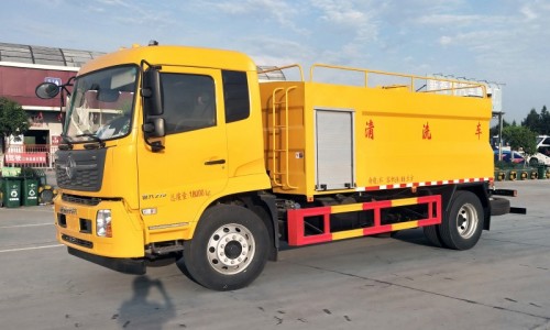 Dongfeng Tianjin Cleaning Truck-Wheelbase 4700-Volume 12 square meters