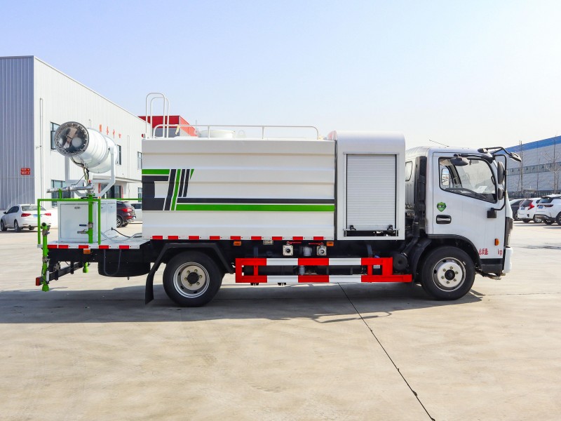 Dongfeng D7 Dust Suppression Vehicle-Square Tank-8 square meters-30 meters