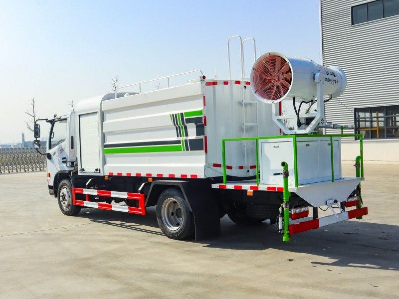 Dongfeng D7 Dust Suppression Vehicle-Square Tank-8 square meters-30 meters