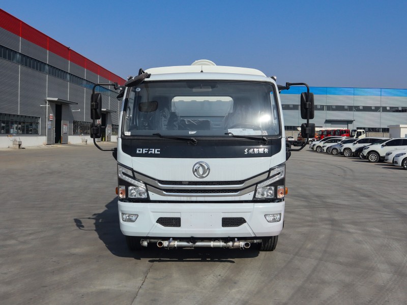 Dongfeng D7 Dust Suppression Vehicle-Square Tank-8 square meters-30 meters