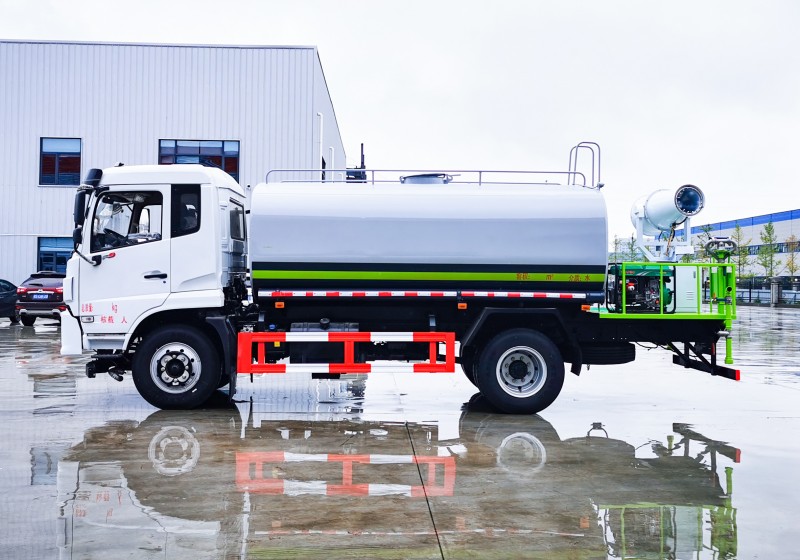 Dongfeng F9 Dust Suppression Vehicle-Wheelbase 3950-Round Tank 12 Square-30 meters