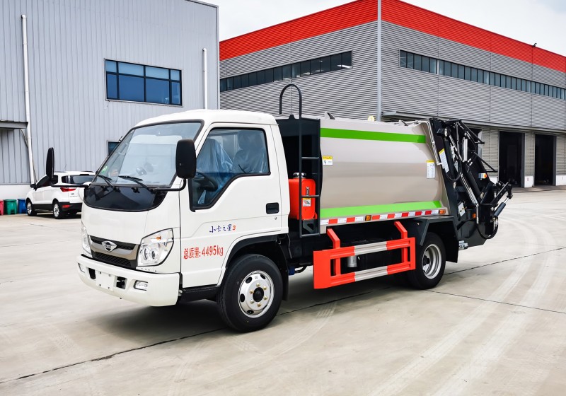 Foton Era Compressed Trash Truck-Wheelbase 2850-Blue License-Volume 5.5 square meters