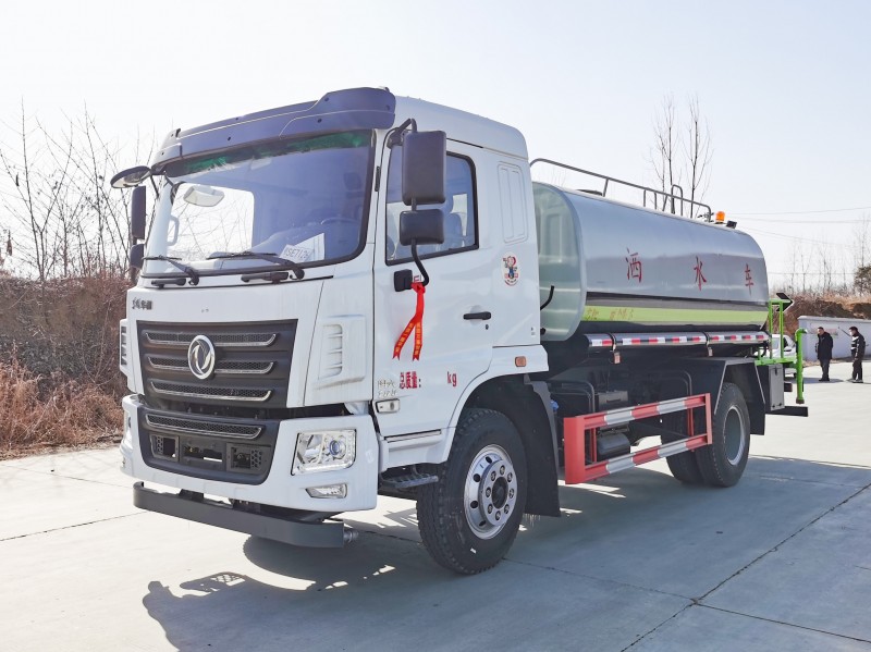 Dongfeng F5 Dust Suppression Vehicle-Wheelbase 3950-Round tank 12 square-30 meters