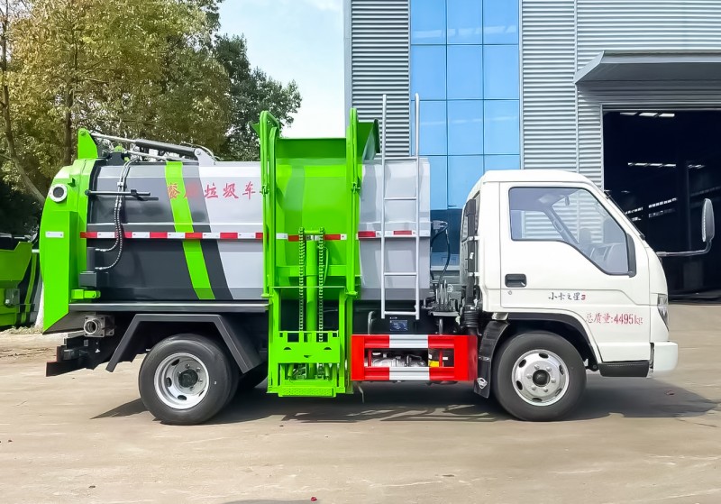 Foton Small Truck 3 Kitchen Waste Truck - Square Tank - 4.5 Square