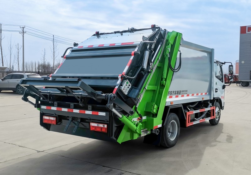 Dongfeng D6 Compressed Garbage Truck-7Pcs