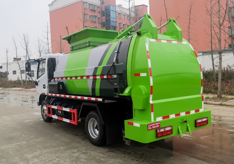 Dongfeng D6 Kitchen Waste Truck - New Square Tank - Volume 5 square metres