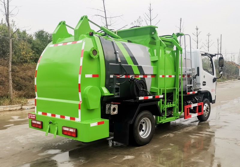 Dongfeng D6 Kitchen Waste Truck - New Square Tank - Volume 5 square metres