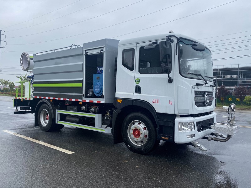 Dongfeng D9 Dust Suppression Truck-Wheelbase 4500-Square Tank 11 square-60 meters