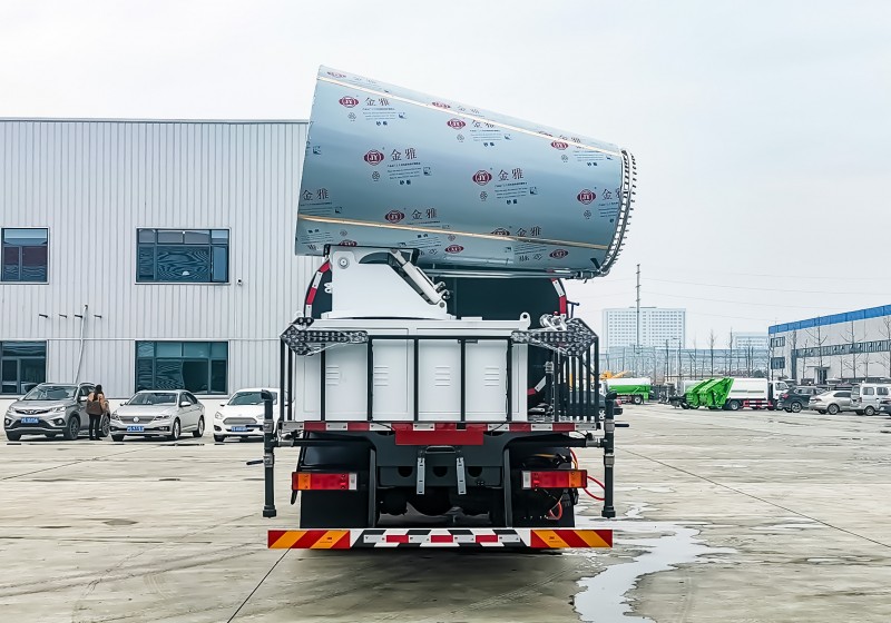 Dongfeng D3 Dust Suppression Truck-Rear Dual Axle-60 meters