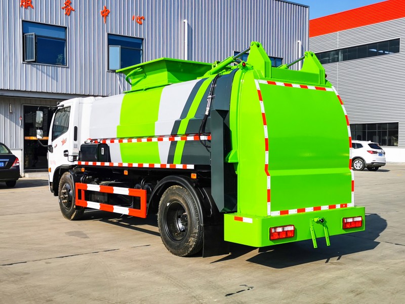 Dongfeng D7 Kitchen Waste Truck-Wheelbase 3800-Square Tank New Model