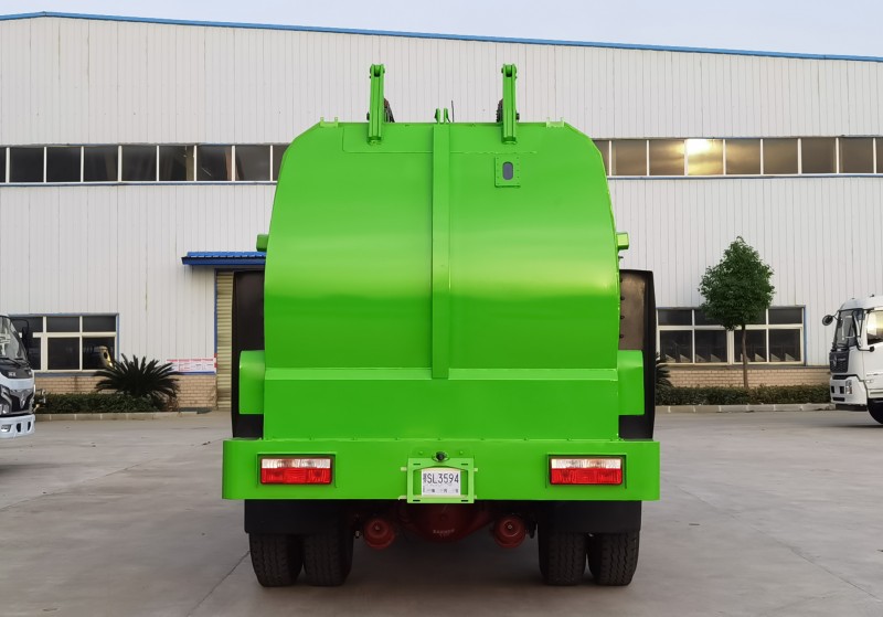 Dongfeng D9 Kitchen Waste Truck - New Square Tank - Volume 10 square metres