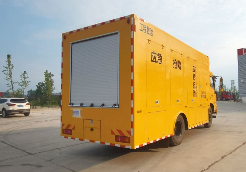 Dongfeng Tianjin Rescue Vehicle - 3,000 cubic metres capacity