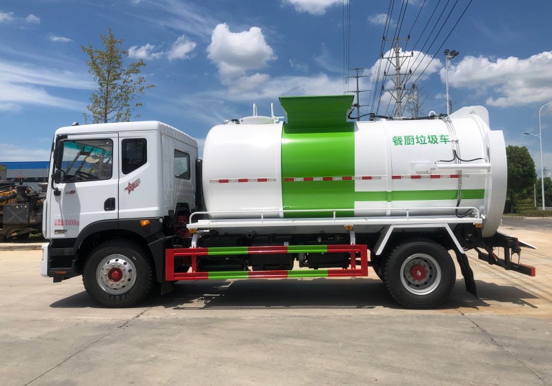 Dongfeng D9 Kitchen Waste Truck - Wheelbase 4500 - Round Tank - Volume 12 square