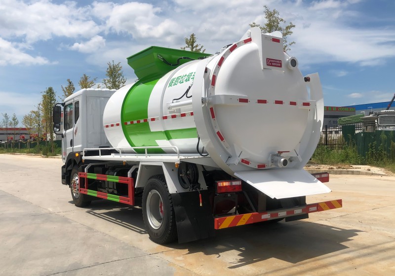 Dongfeng D9 Kitchen Waste Truck - Wheelbase 4500 - Round Tank - Volume 12 square