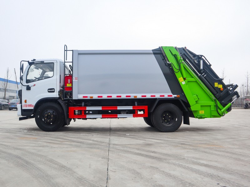 Dongfeng D7 Compressed Garbage Truck-Wheelbase 3800-Volume 9.3 square meters