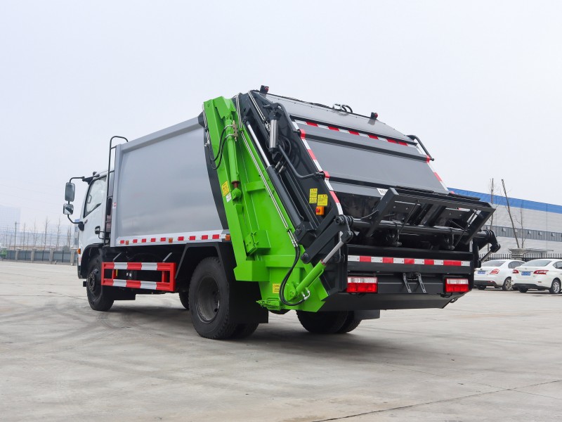 Dongfeng D7 Compressed Garbage Truck-Wheelbase 3800-Volume 9.3 square meters