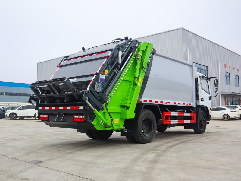 Dongfeng D7 Compressed Garbage Truck-Wheelbase 3800-Volume 9.3 square meters