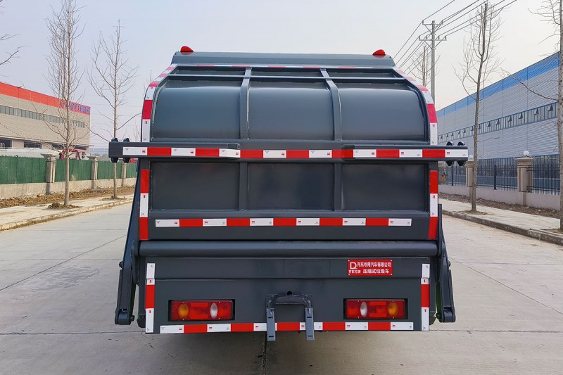 Dongfeng Huashen T3 Compressed Garbage Truck-Wheelbase 3800-9.3 square meters