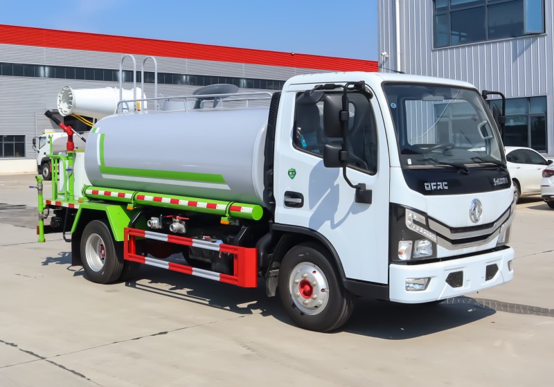 Dongfeng D6 sprinkler truck-wheelbase 3308-5 square mist gun 30 meters