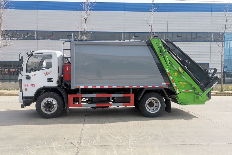 Dongfeng D7 Compressed Garbage Truck