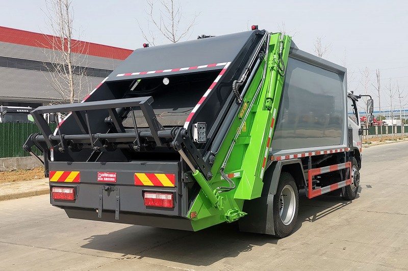 Dongfeng D7 Compressed Garbage Truck