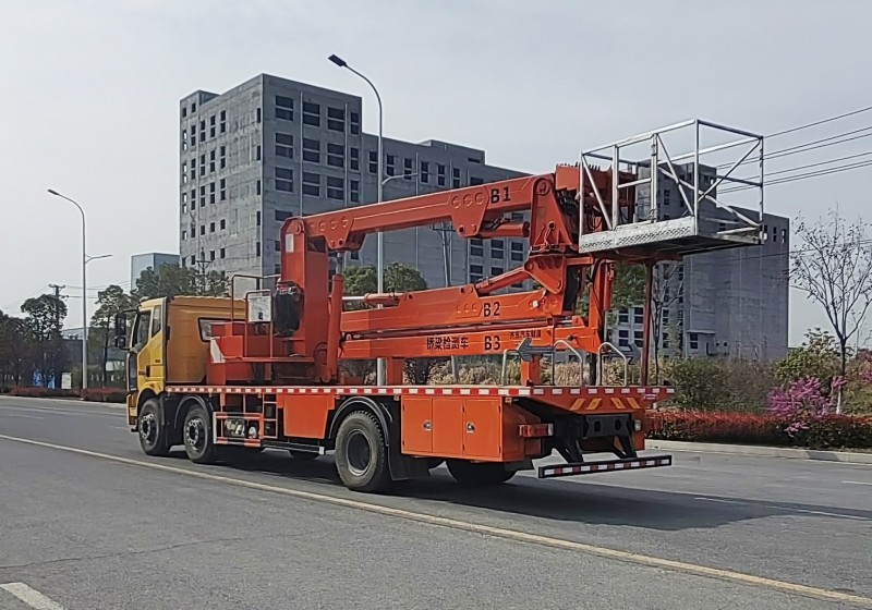 Jiefang J6L Bridge Inspection Vehicle-Small Three Axles