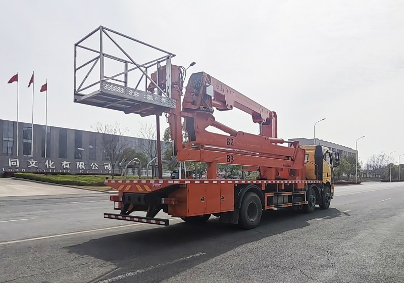 Jiefang J6L Bridge Inspection Vehicle-Small Three Axles