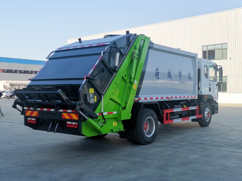 Dongfeng D9 Compressed Garbage Truck-Wheelbase 4500-Volume 14 square meters