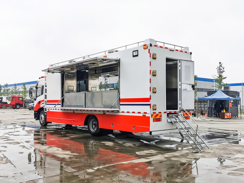 Dongfeng Tianjin Dining Car - for 300 people