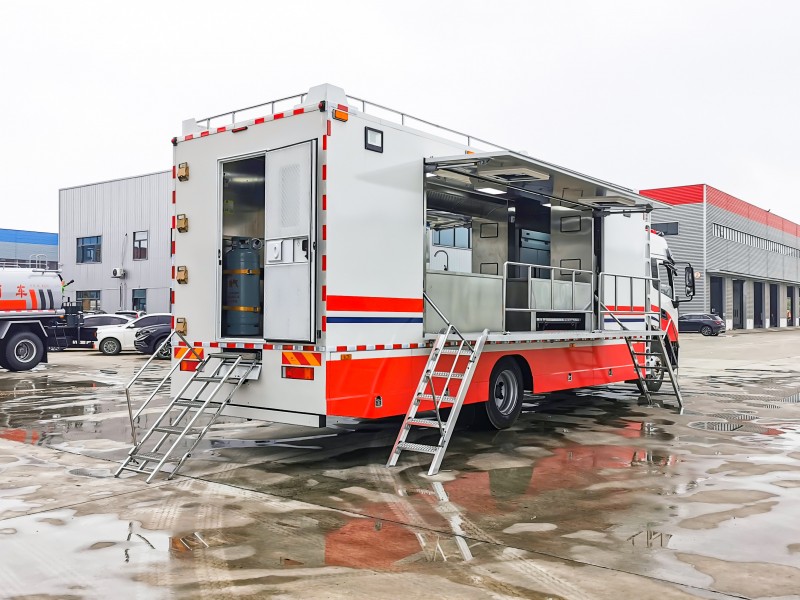 Dongfeng Tianjin Dining Car - for 300 people