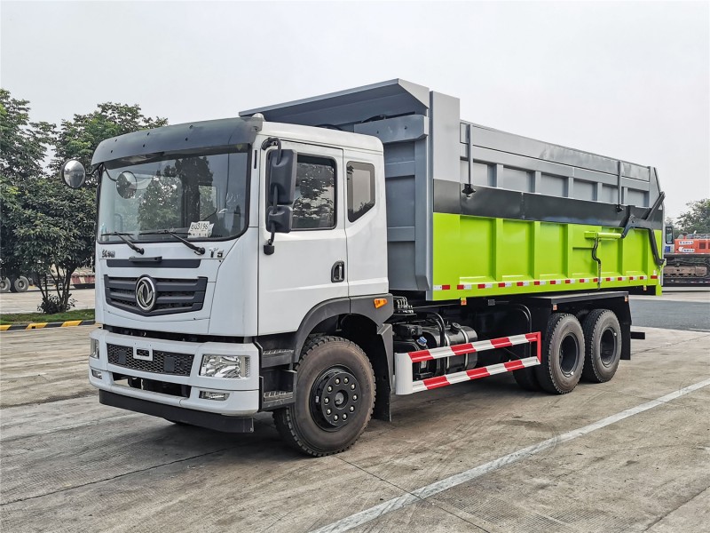 Dongfeng Huashen T5 Docking Truck-Rear Double Axle