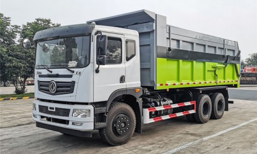 Dongfeng Huashen T5 Docking Truck-Rear Double Axle