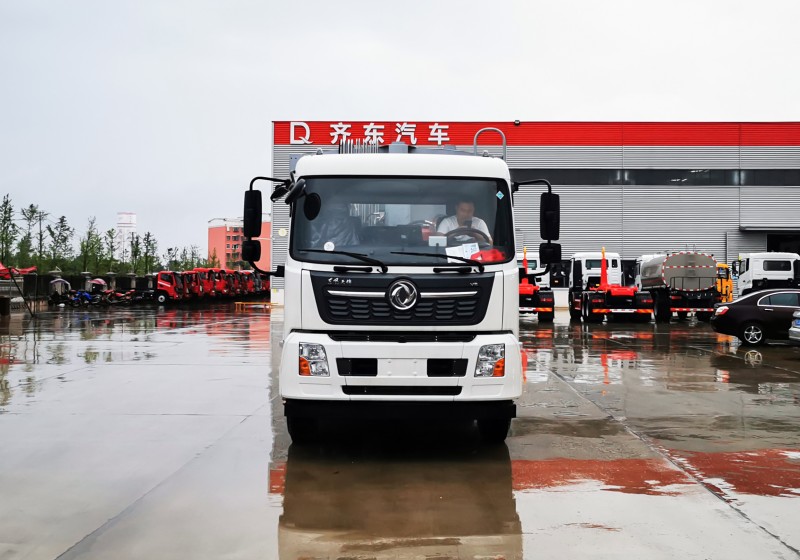 Dongfeng Tianjin Compressed Garbage Truck-Wheelbase 5000-Capacity 18 square meters