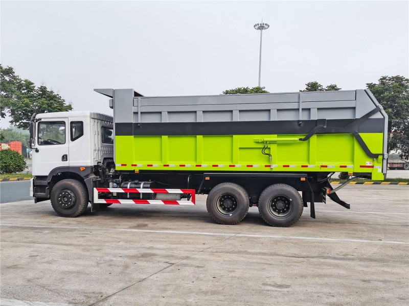 Dongfeng Huashen T5 Docking Truck-Rear Double Axle