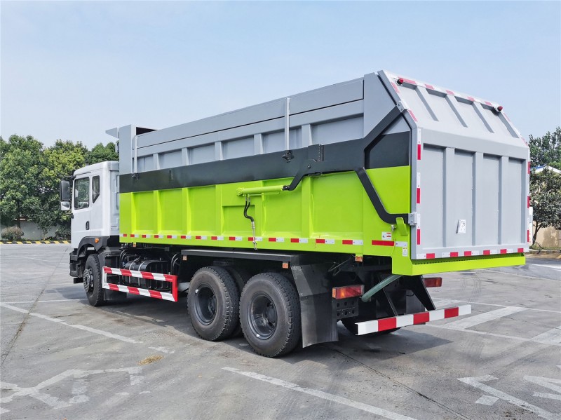 Dongfeng Huashen T5 Docking Truck-Rear Double Axle