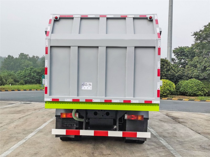 Dongfeng Huashen T5 Docking Truck-Rear Double Axle