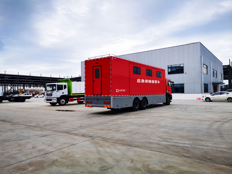 Shanteka Camper - Rear Dual Axle - 32 Beds