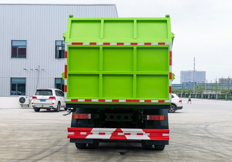 Dongfeng Tianlong Docking Garbage Truck - Rear Dual Axle