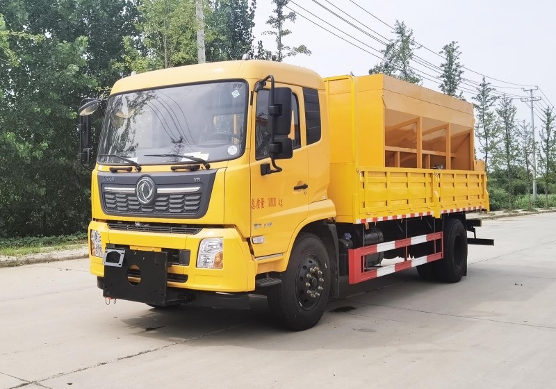 Dongfeng Tianjin Snow Removal Vehicle - Salt Storage 8 square metres